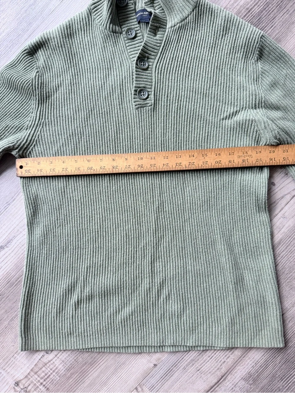 Banana Republic ribbed button mock-neck henley sweater
